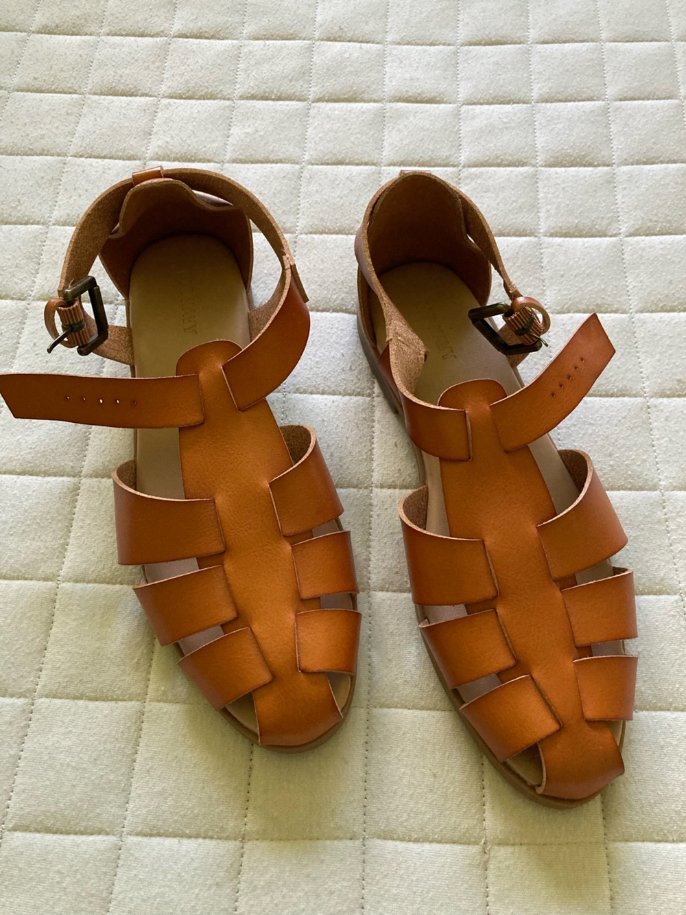 Old Navy Women’s Tan Leather Fisherman Sandals